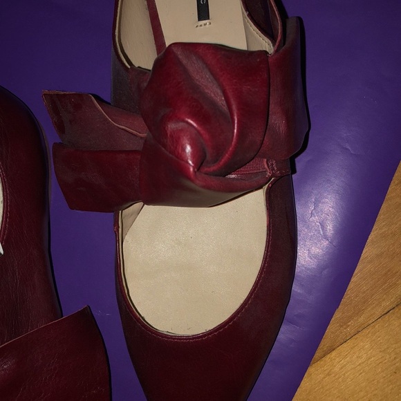 Red Leather Flats with Bow NWT - Picture 3 of 5
